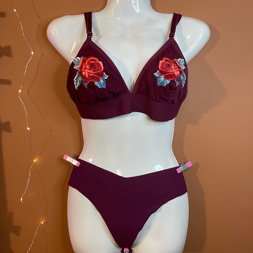 Maroon Vs Set